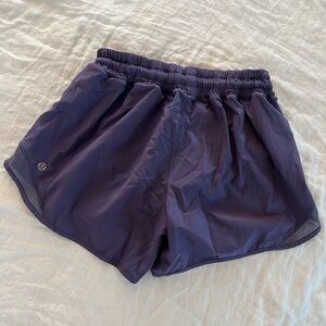 Lululemon Hotty Hot Short 2.5